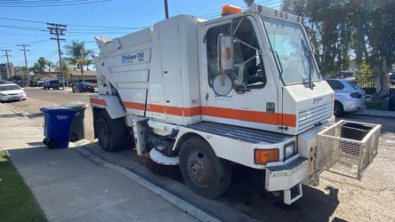 2007 Allianz CNG Street Sweeper