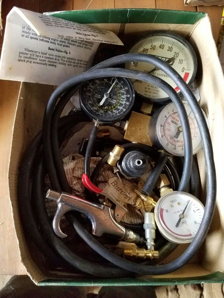Fuel pump test kit with hose and extra gauges