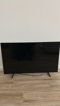Samsung Smart TV 43 in with controller