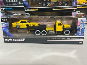 Maisto Elite Transport 1:64 set featuring a 1953 Mack B61 Flatbed 65 Mustang