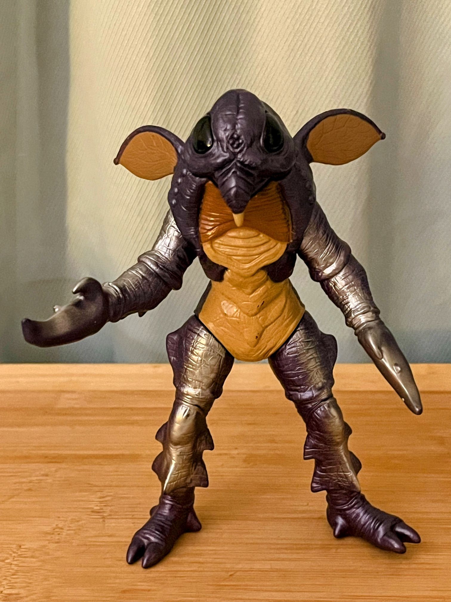 1993 Bandai Mighty Morphin Power Rangers Villains - 7.5" Guitardo