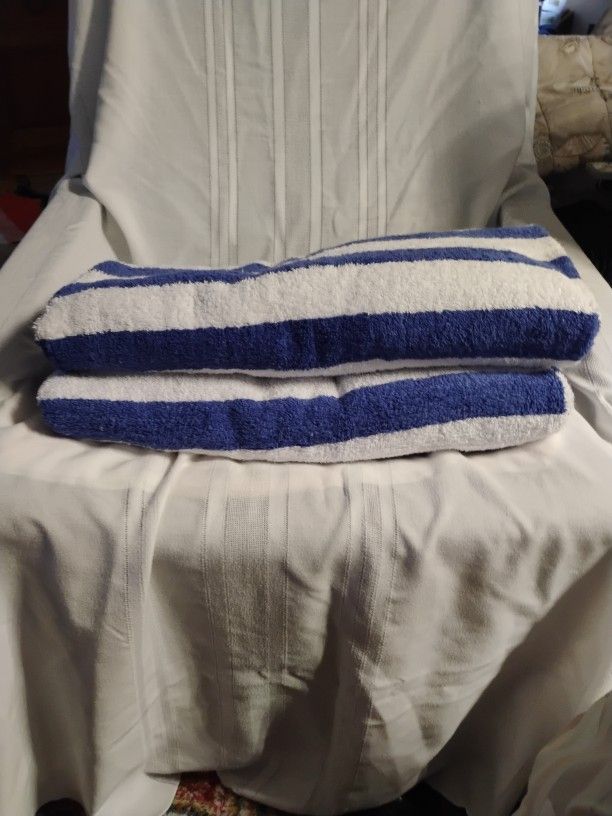 2 LAWN CHAIR TOWELS