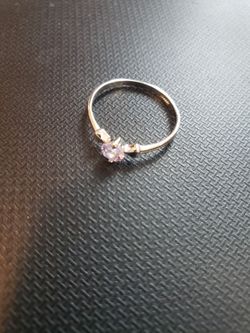 Size 6.5 ring with light purple rhinestone