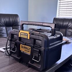 DEWALT TOUGHSYSTEM 2.0 Charger Box
