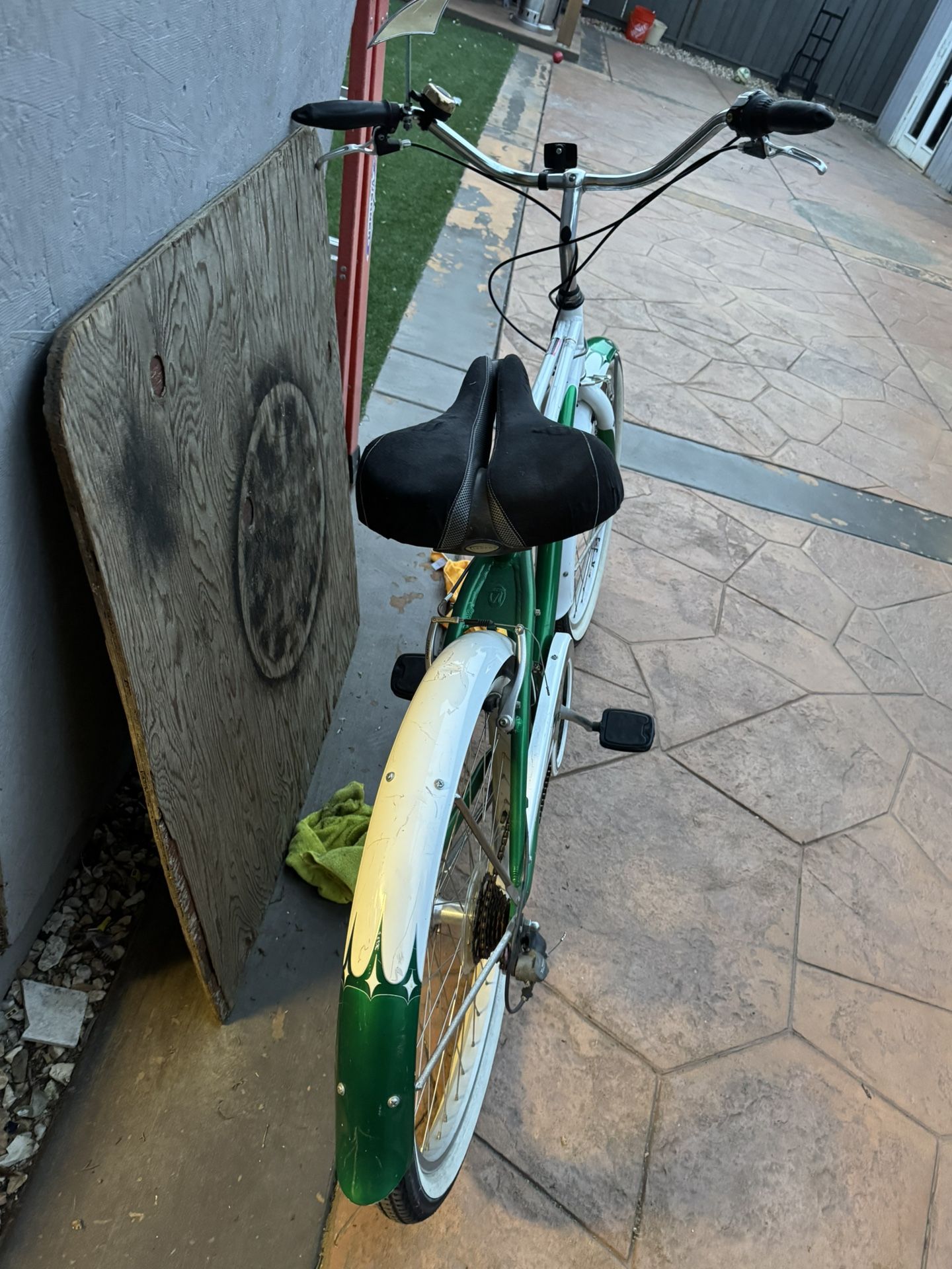 Raleigh 7 Speed Bike CHECK DESCRIPTION