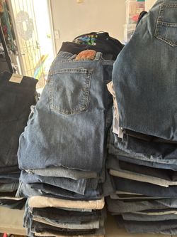 28 Levi’s Jeans Women & Men 1 Box $198 Fixed Price