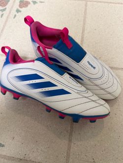 Goletto IX girl soccer cleats.