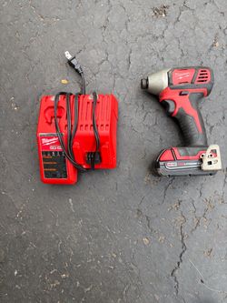 Milwaukee M18 18V Lithium-Ion Cordless 1/4 in. Hex 2-Speed Impact Driver