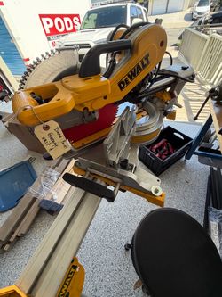 Dewalt DWS780 12 inch sliding miter saw with stand