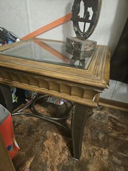 LIVING ROOM TABLES