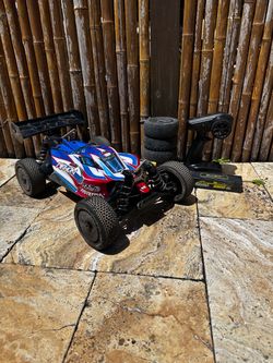 ARRMA Typhon TLR 1/8 RC Race Buggy WITH Battery & Extra Tires READ DESCRIPTION