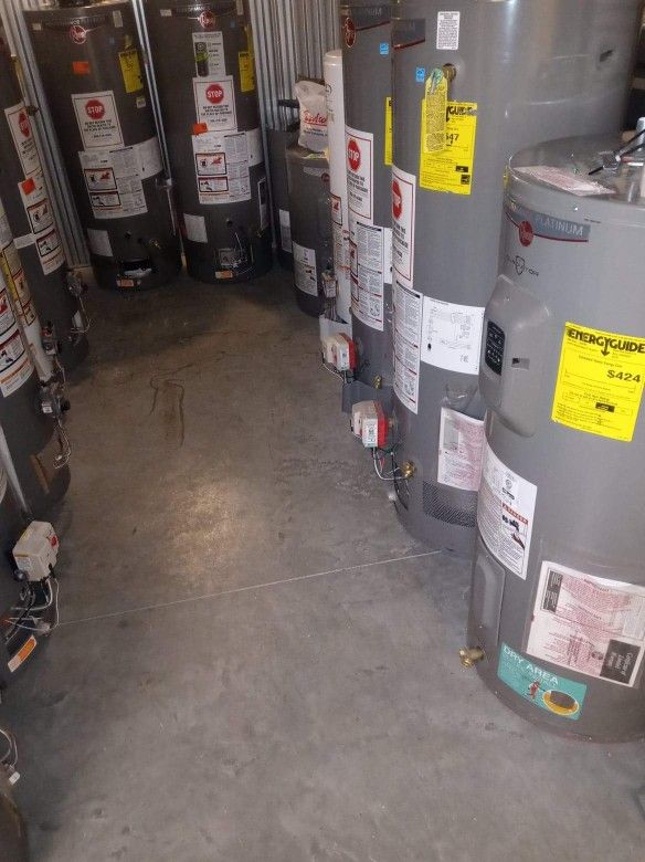 π₯π₯π₯ HOT WATER TANKS BRAND NEW SCRATCH AND DENT Natural Gas