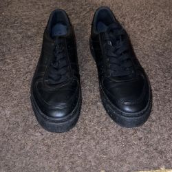 Men’s Sneaker Black SIZE 10