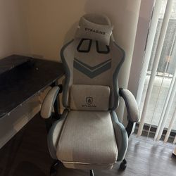 Small Gaming Desk And “GTRACING” Gaming Chair 
