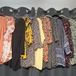 Massive bundle  Women's clothing Size XL-3X .  More than  8.0 pieces total Great condition.