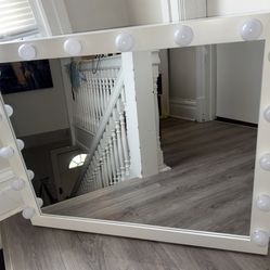 Luxforni Max2 Pro Extra Large LED & Bluetooth Hollywood Vanity Mirror