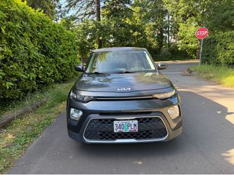 2022 Kia Soul LX  {EASY FINANCING | BEST DEALS  LOW MILEAGE CLEAN TITLE }