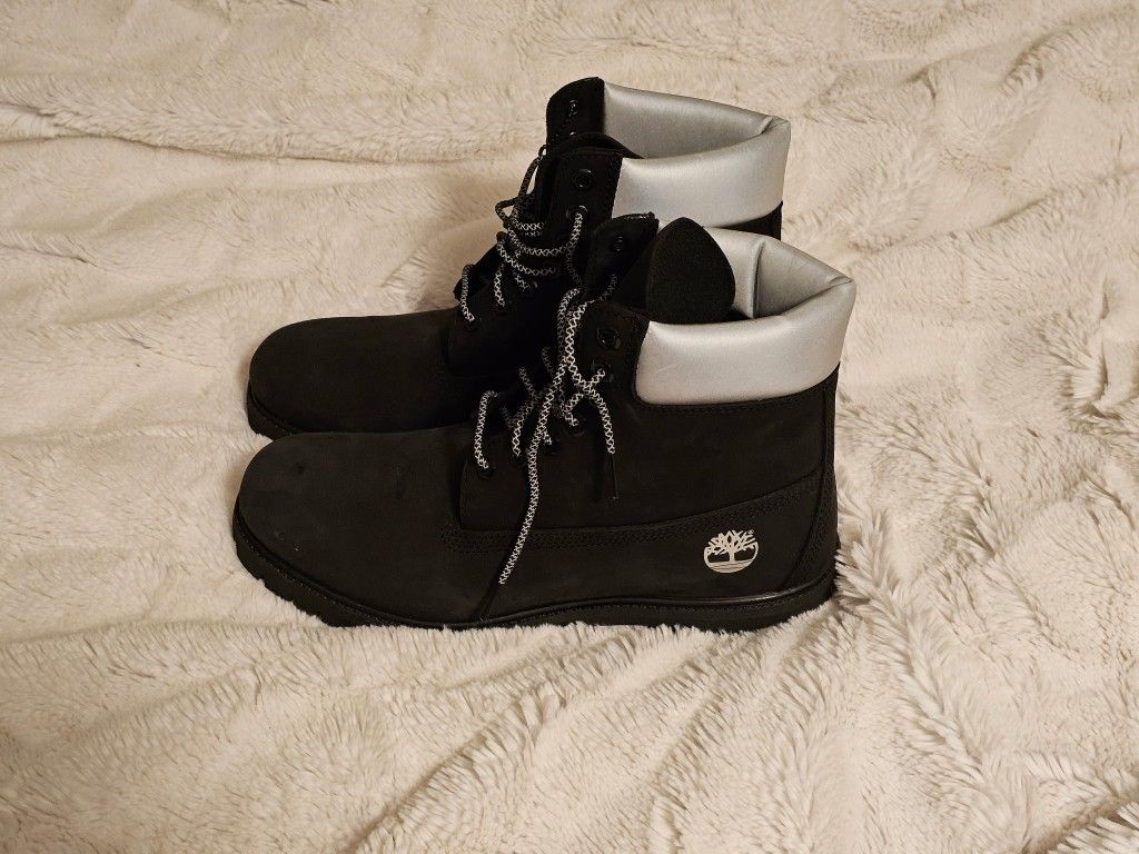 Timberland x DTLR premium 6"  size 9.5M 