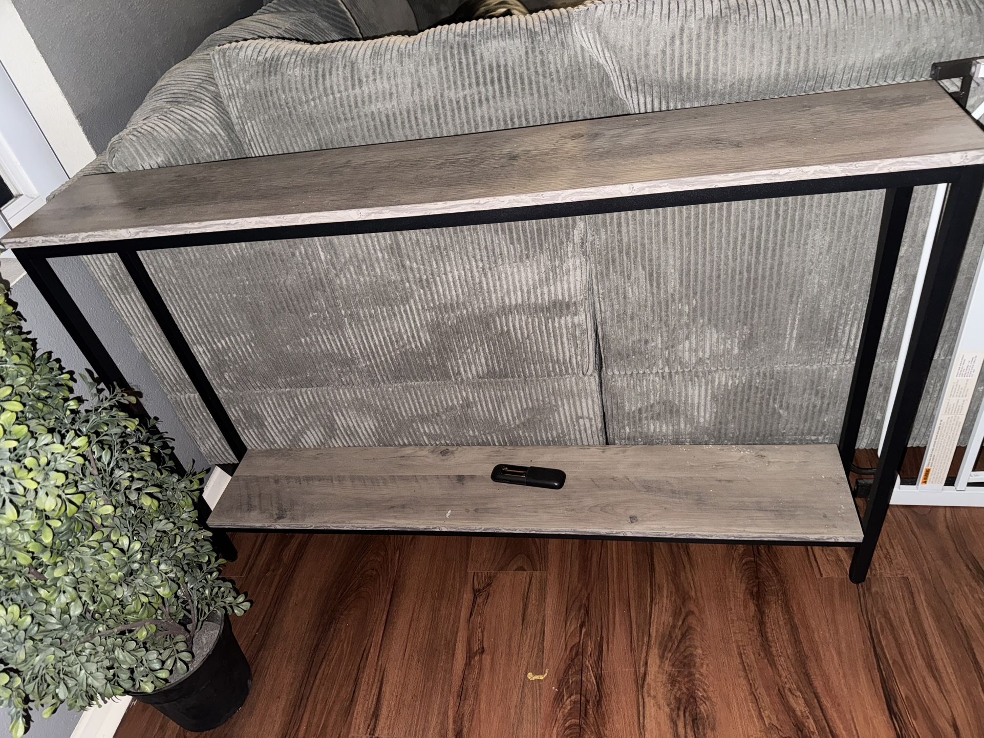 Thin Table