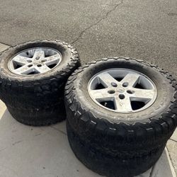 4 Jeep OEM Wheels 17" - Rims in Good Condition - Tires Included - $350 OBO