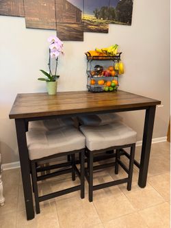 Height Dining Set
