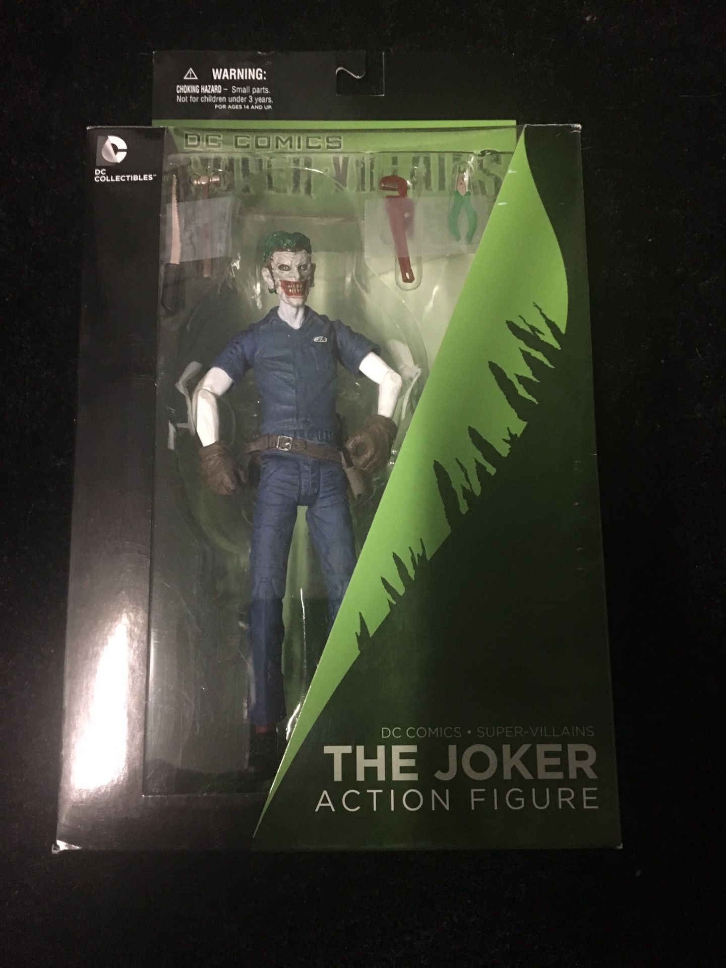 DC COLLECTIBLES SUPER VILLAINS THE JOKER