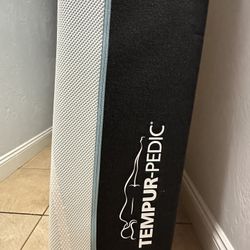 King Size Tempur-Pedic ProBreeze Hybrid Mattress With Matching Base And Metal Frame