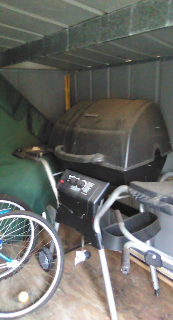Propane Grill NVR Used Just Sat
