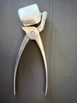 Vintage "The Texan" York Nut Sheller