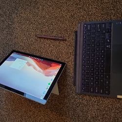 Microsoft Surface Pro 7 w Pen And Cover