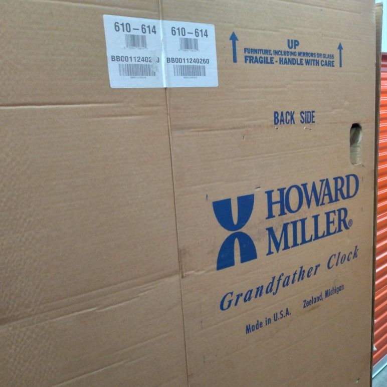 Grandfather Clock Howard Miller 