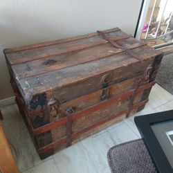 Beautiful Old Luggage Trunk 1870 Ish Great Table Antique Vintage