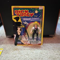 DICK TRACY FIGURINE DICK TRACY HIMSELF!