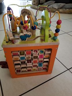 Zany zoo toy
