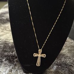 10k gold diamond cross 2cttw 18’ long necklace