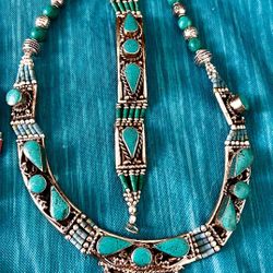 Himalyan White Metal Crafted Ethnic Necklace With Bracelets 