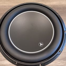 1 jl Audio w6 12” funsiona bien 