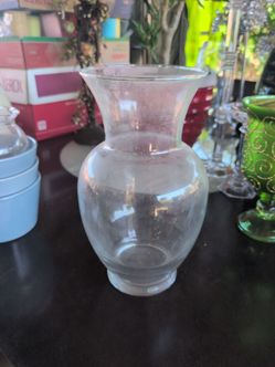 Clear Glass Flower Vase