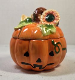 Pumpkin With Face Dish With Lid