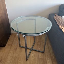 2x Side Tables 