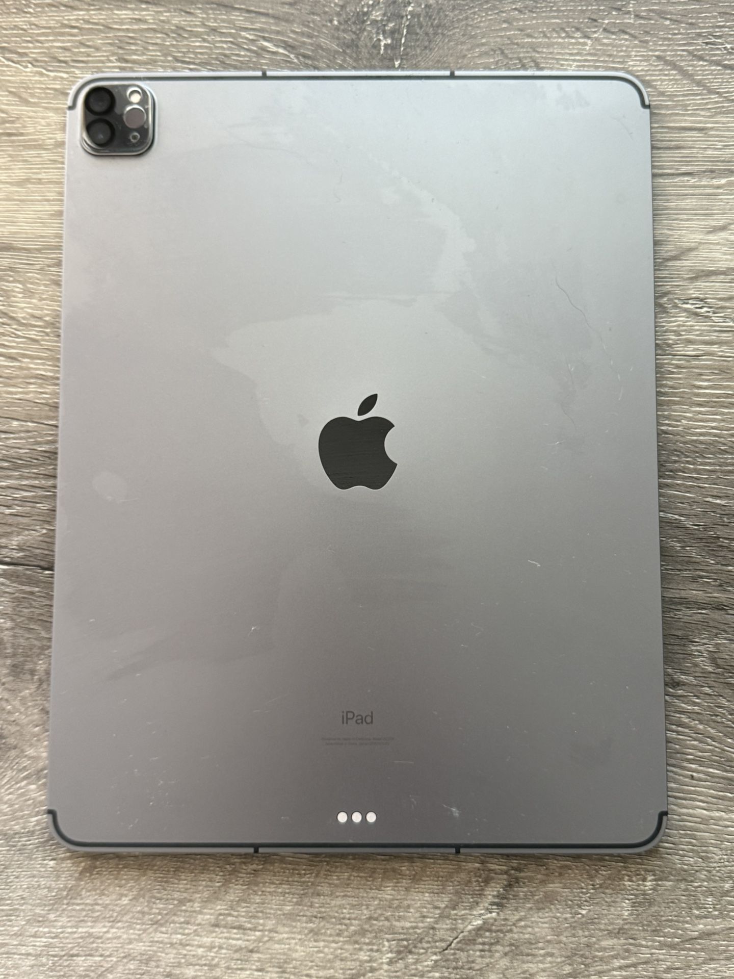 iPad Pro 12.9” 5th Generation 256gb