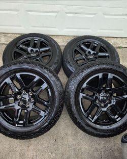 20" OEM Chevy Silverado Wheels and Tires MINT CONDITION!