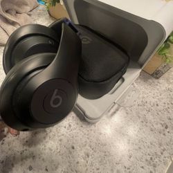 Beats Studios Pro