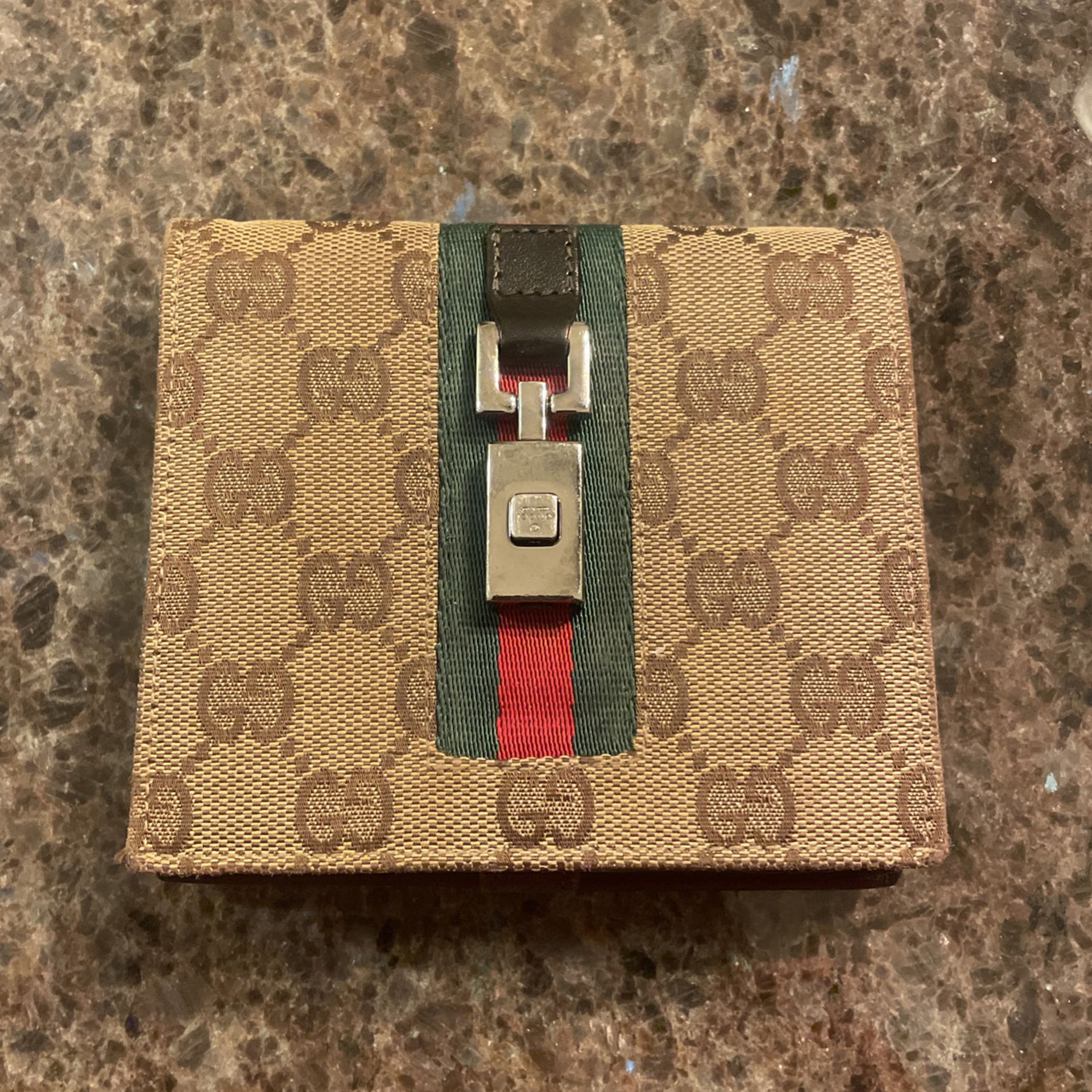 Gucci Ladies Wallet With 14 Slots 