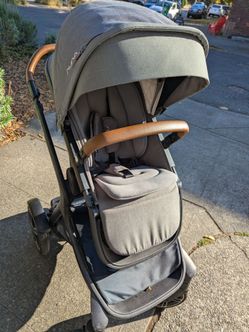 Nuna Demi Next stroller Superb condition