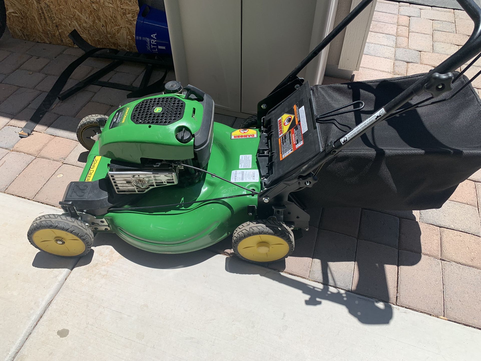 John Deere 190-cc 22-in Self-propelled Gas Lawn Mower