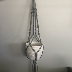 Macrame plant Hanger 
