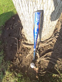 Rawlings "BIG BARRELL " BAT. ( SEE PICS) LOCATED IN GLENDORA  CHECK OUT MY PAGE ALOT OF BASEBALL EQU