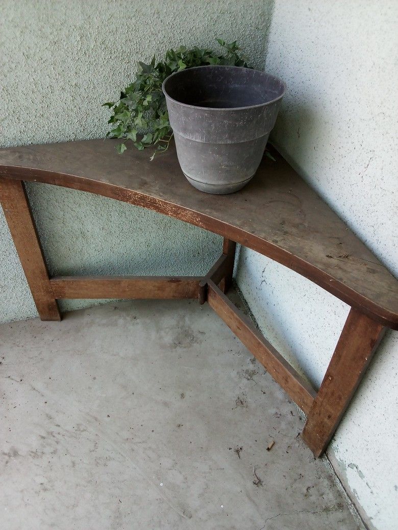 Corner Table