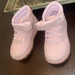 Munchkin USA 7M Infant Girl Shoes 